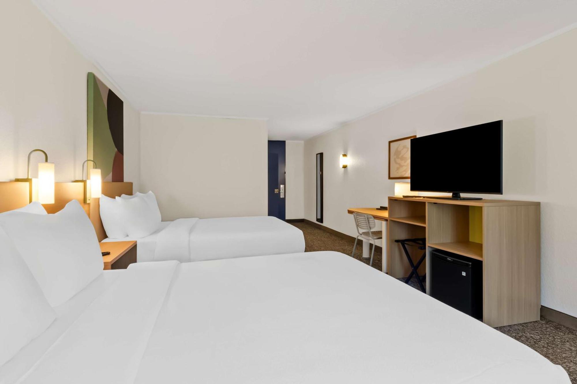 Spark By Hilton Daleville Roanoke North Exterior photo