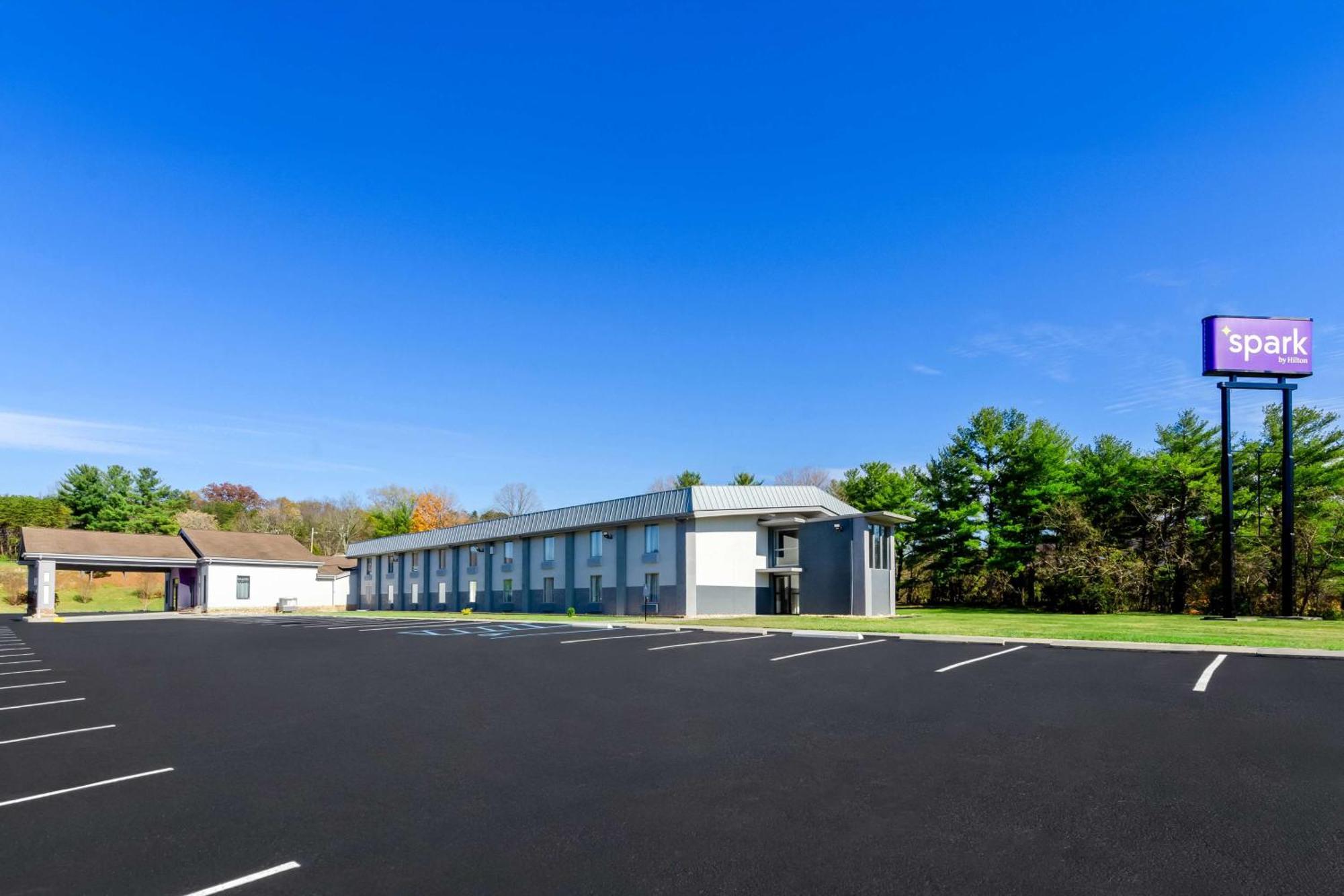 Spark By Hilton Daleville Roanoke North Exterior photo