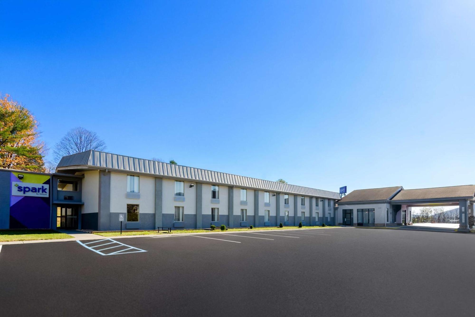 Spark By Hilton Daleville Roanoke North Exterior photo